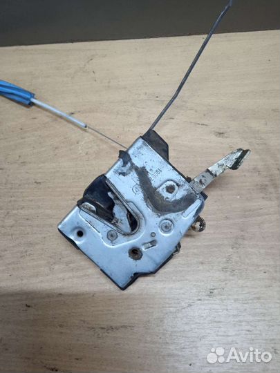 Замок двери передний правый BMW 7 E32 бмв 7 E32