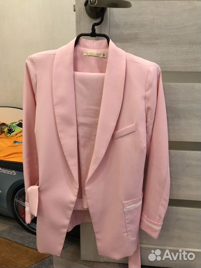 Большой пакет одежды для девушки размер 44