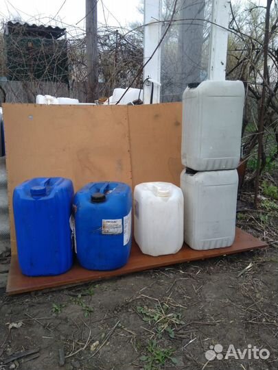 Канистры пластиковые бу 20,25,30 л