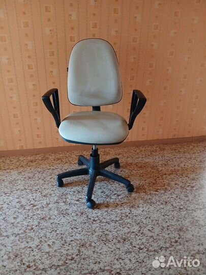 Компьютерное кресло новое