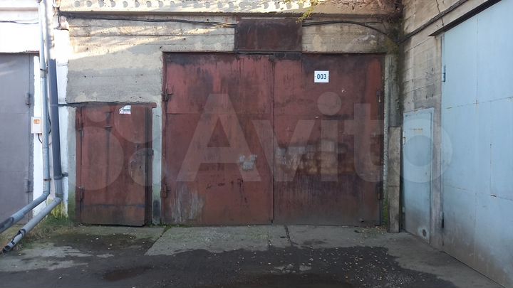 Гараж, > 30 м²