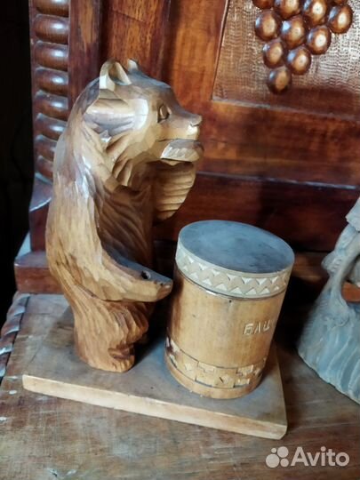 Медведь,деревянная статуэтка