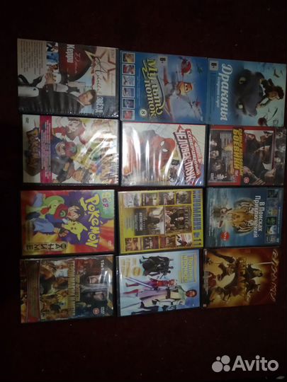 DVD проигрыватель, диски с аниме, мультфильмами и