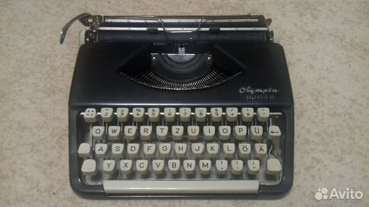 Винтажная печатная машинка Olympia slendid 33 с че