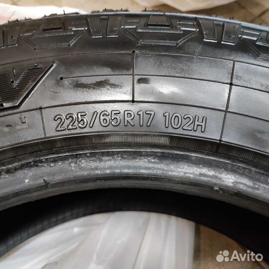 Toyo Open Country A/T 225/65 R17 102H