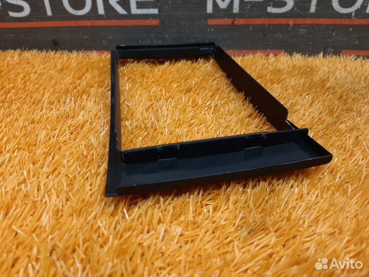 Рамка магнитолы Mercedes-Benz E-Class W212 642.850