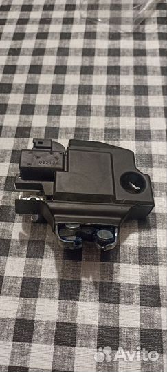 Замок багажника Камри 40,Королла 150