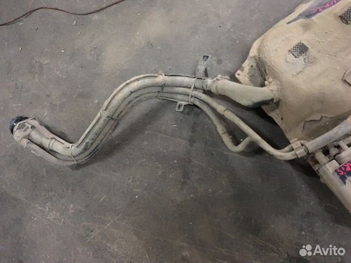 Горловина топливного бака