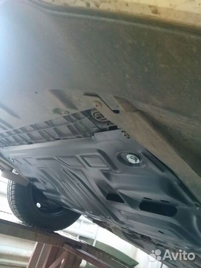 Защита картера двигателя и кпп Volkswagen Polo V