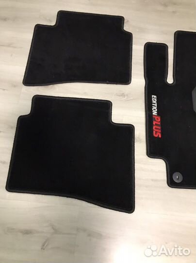 Автомобильные коврики ворсовые