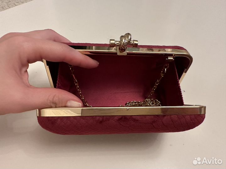 Клатч (минондьер)