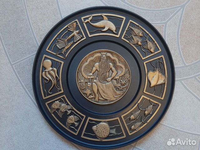 Винтажная декоративная тарелка