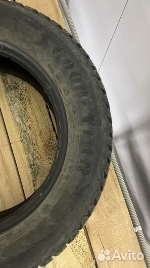 Goodyear Ultragrip Ice Arctic 225/65 R17