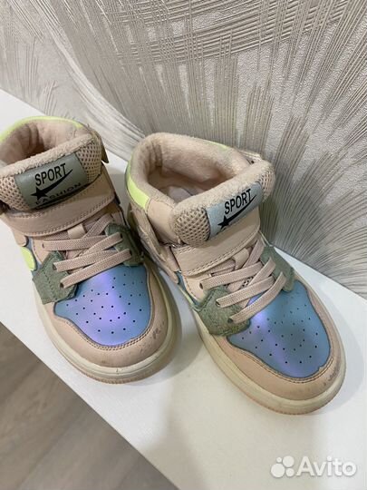 Кроссовки для девочки