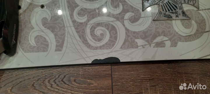 Сноуборд с креплениями