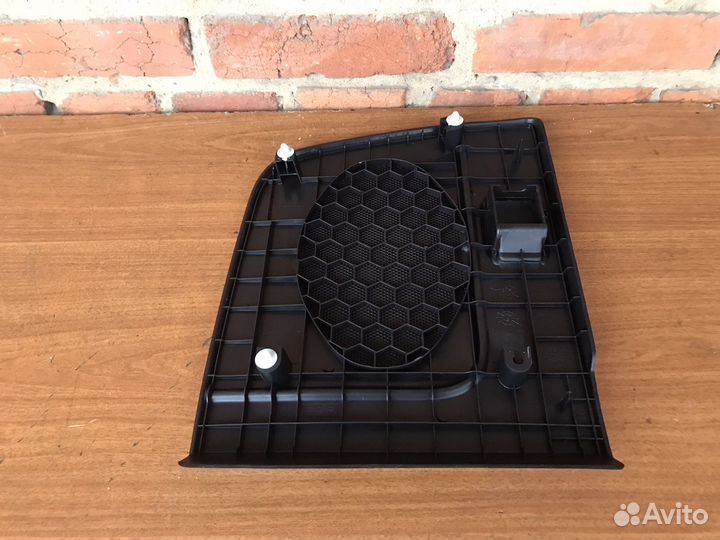 Накладка под динамик левый Mitsubishi Galant 9