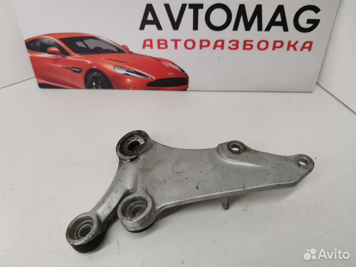 Кронштейн правый Suzuki GSX-R 600 K8 K9 L0