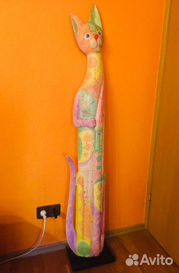 Деревянные статуэтки коты