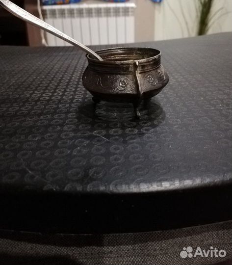 Мельхиоровая солонка цветы