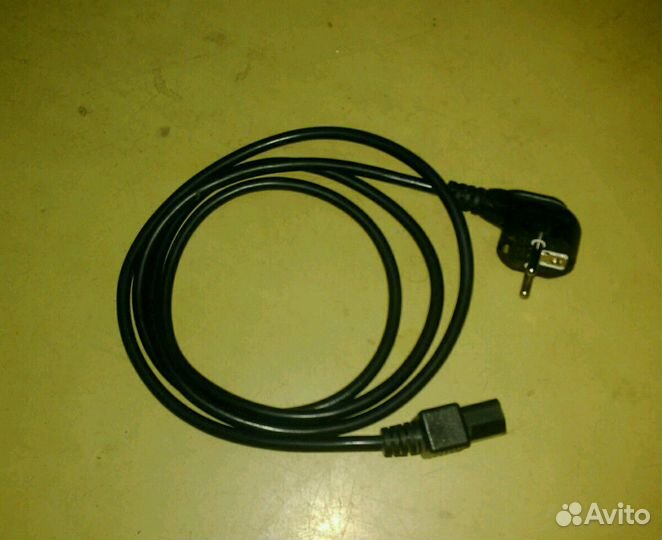 Два кабеля для компьютера