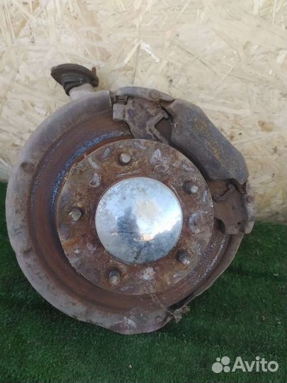 Передний поворотный кулак,ступица Ваз 2121 Нива