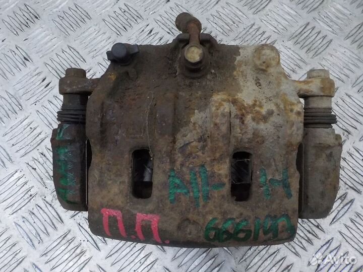 Суппорт тормозной передний правый Opel Antara 2007