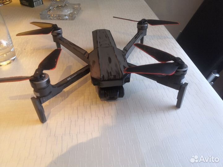 Квадрокоптер с камерой 4К