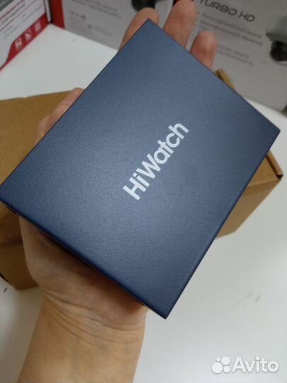 HiWatch PoE-коммутатор DS-S504P(B) (1-4 порт)