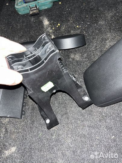 Оригинальный подлокотник skoda rapid