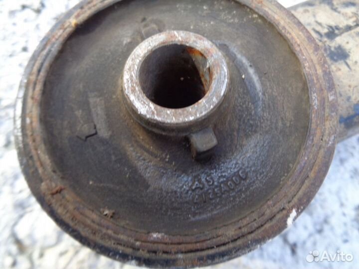 Митсубиси Паджеро 3 и 4. Рычаг задний продольный L