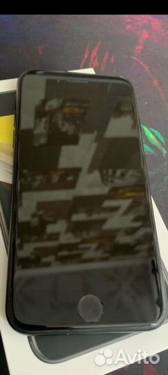iPhone SE (2020), 64 ГБ