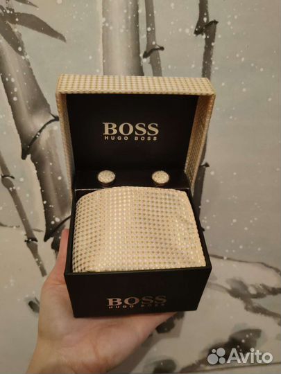 Галстук, запонки и платок Hugo Boss, шёлк