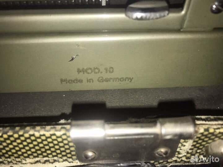 Печатная пишущая машинка Erika