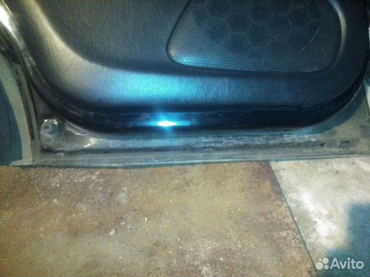 Задняя правая дверь форд маверик