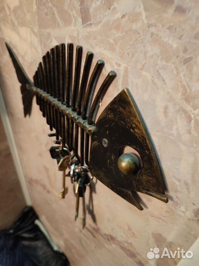 Ключница настенная металлическая