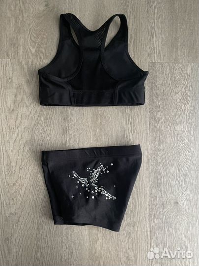 Топ и шорты для занятия танцами и гимнастикой