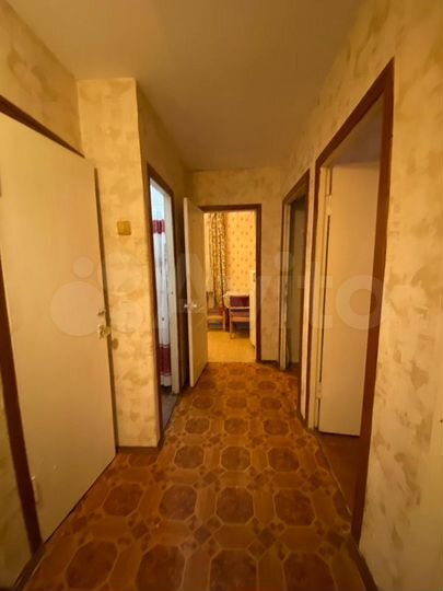 2-к. квартира, 42 м², 1/3 эт.