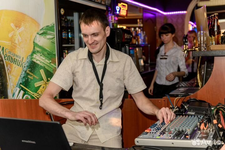 Ведущая, DJ, диджей,саксофонист