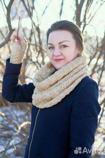 Вязальщица спицами