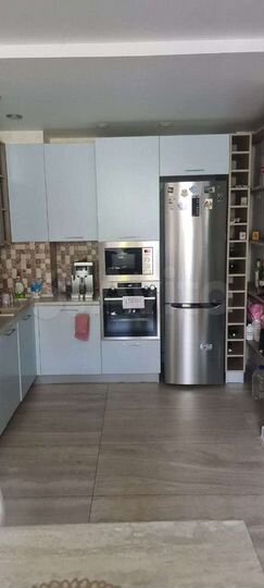 3-к. квартира, 140 м², 1/10 эт.