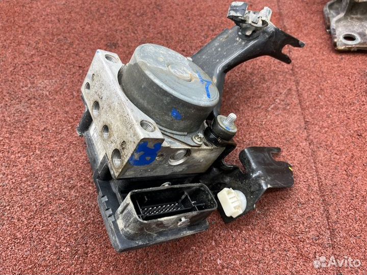 Блок ABS Renault Duster легковой универсал F4R401