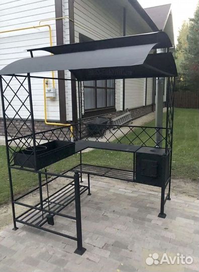 Мангал с крышей