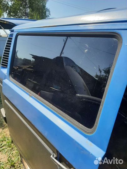 Боковое стекло сдвижой двери т2.т3 и передние
