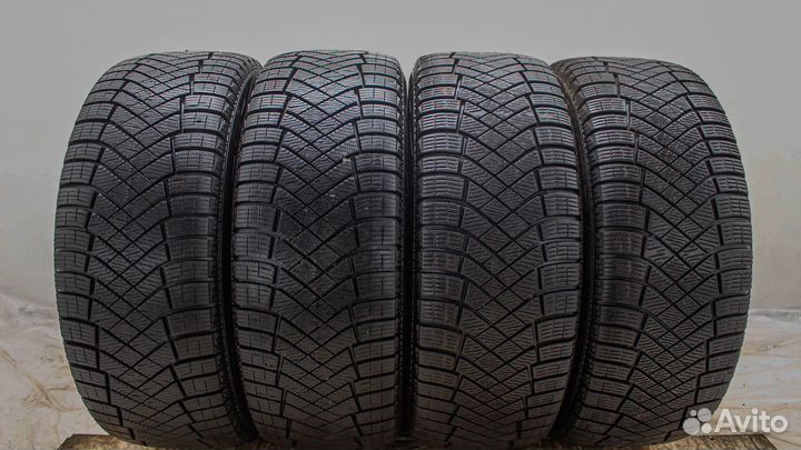 Pirelli Ice Zero FR 215/55 R17 98H