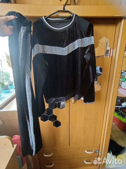 Спортивный велюровый костюм