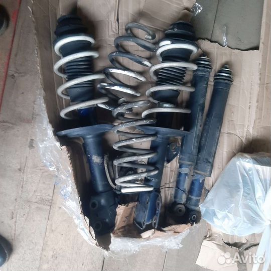 Стойки toyota corolla filder nke165 trd