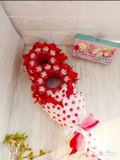 Сладкий букет на 8 марта