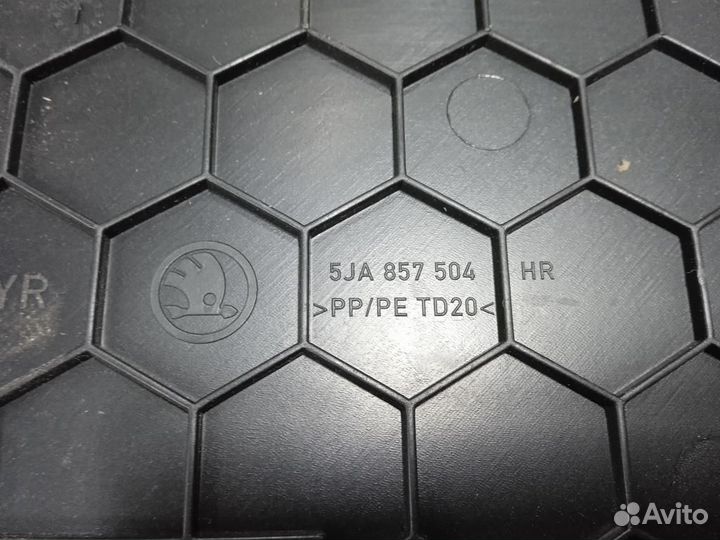 Накладка на торпедо Polo