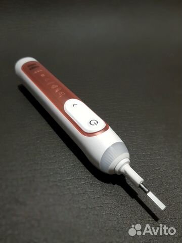 Электрическая зубная щетка Oral-B Genius X (Новая)