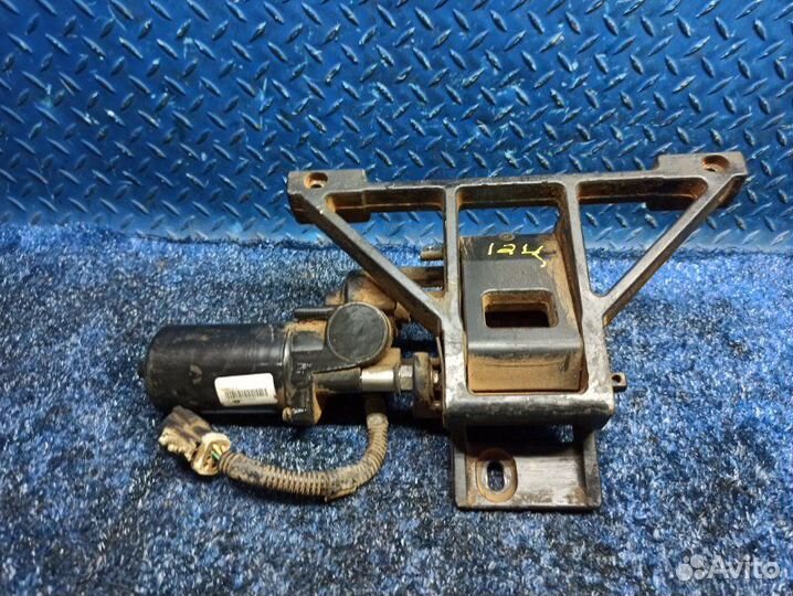 Кронштейн подножки правый Range Rover Vogue 3 L322